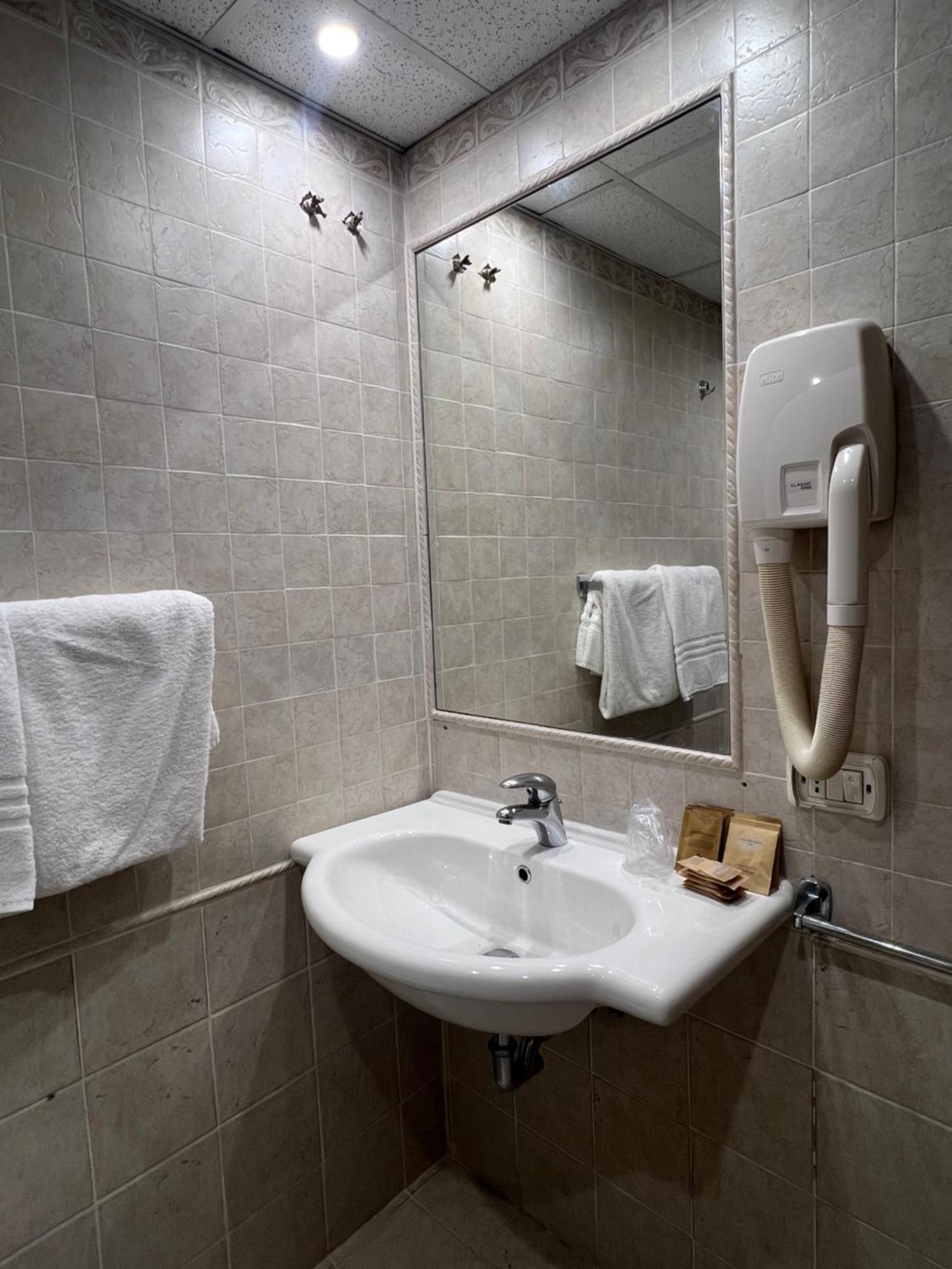 Economy Double or Twin Room,1698850578:JPEG